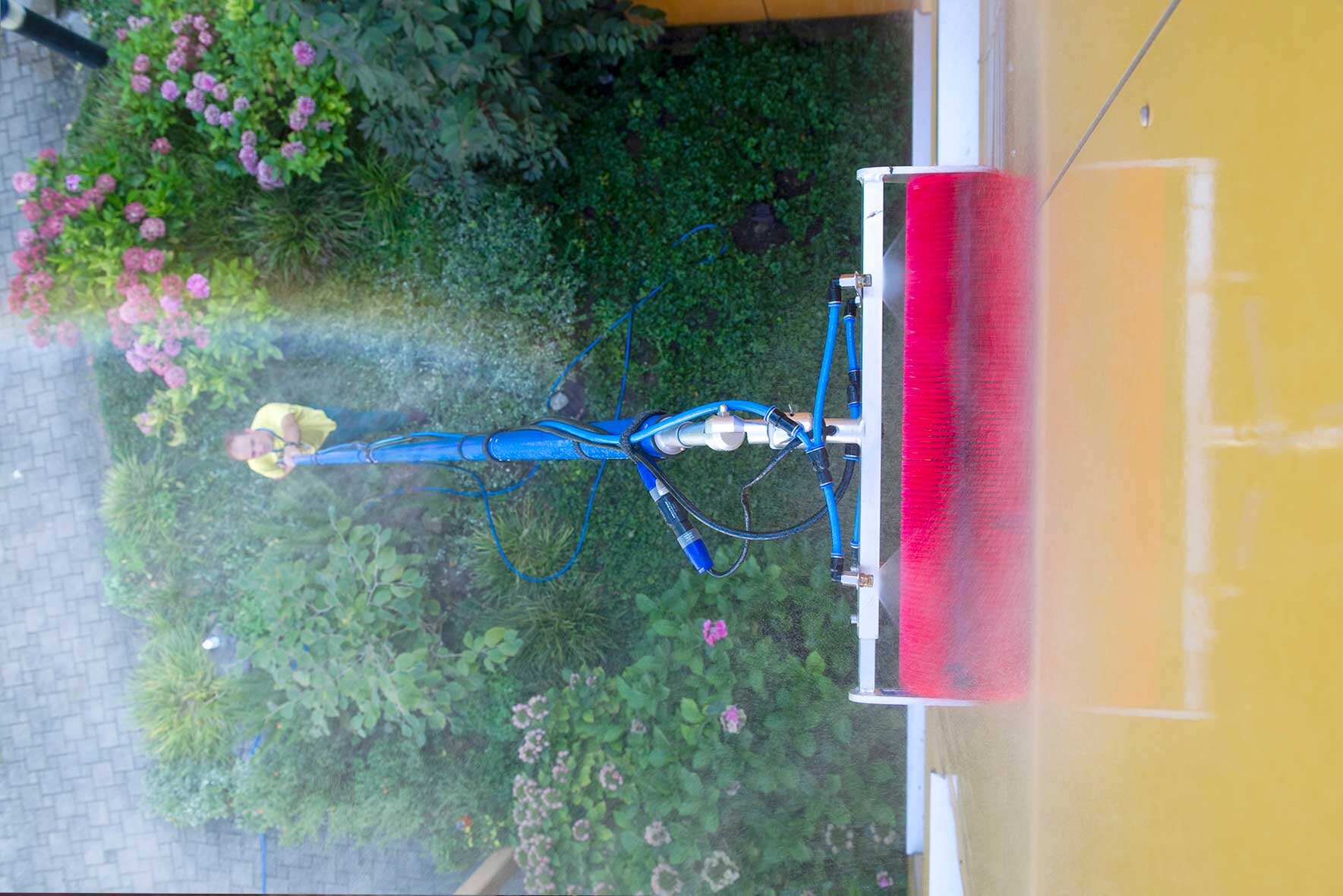 reinigung fassade puraqleen